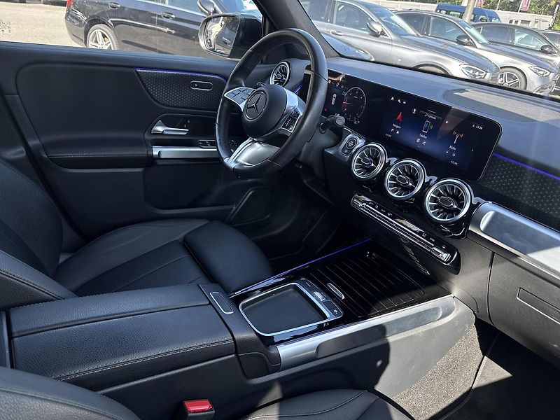 Mercedes-Benz GLB 200d 4MATIC - fotka 12 z 17