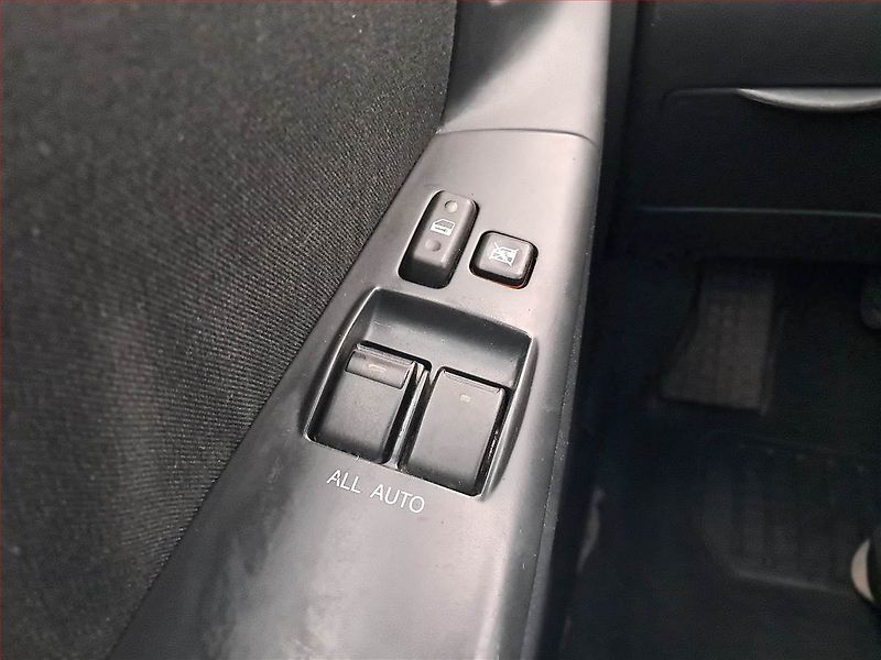 Toyota Corolla (2007) 1.4 VVT-i, Serv.kniha - fotka 15 z 16