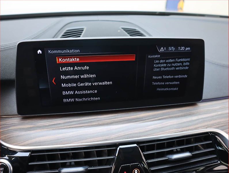 BMW Řada 5 (2018) Luxury Line 520d xDrive - fotka 19 z 20
