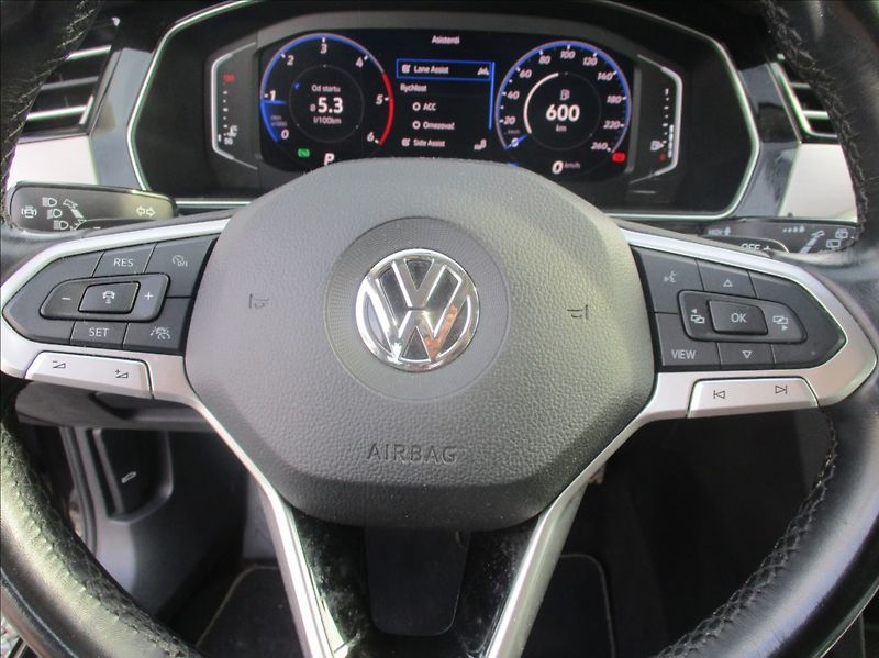 Volkswagen Passat 2,0 TDI, Elegance, DSG, servis - fotka 24 z 35