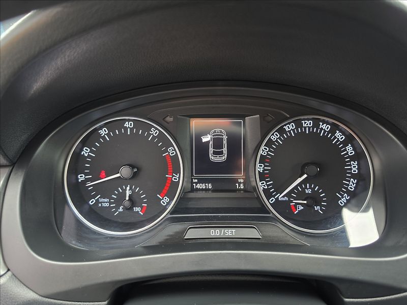Škoda Rapid 1,2 TSi 81KW Style Tempomat - fotka 15 z 46