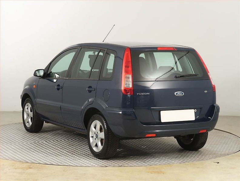 Ford Fusion (2009) 1.4 - fotka 4 z 17