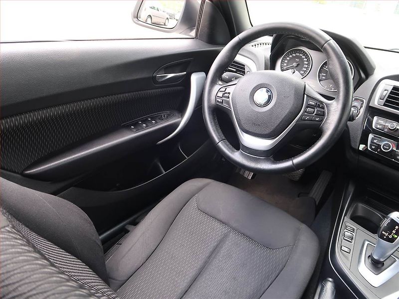 BMW Řada 2 (2017) 218d, Automat, Serv.kniha - fotka 7 z 21