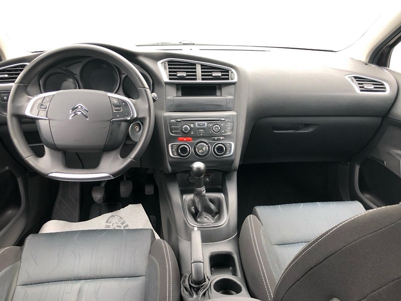 Citroën C4 1.6 HDi Attraction - fotka 5 z 23