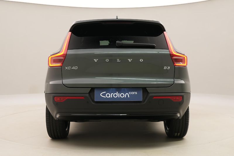 Volvo XC40 (2026) B3 AUT DARK PLUS - fotka 11 z 59