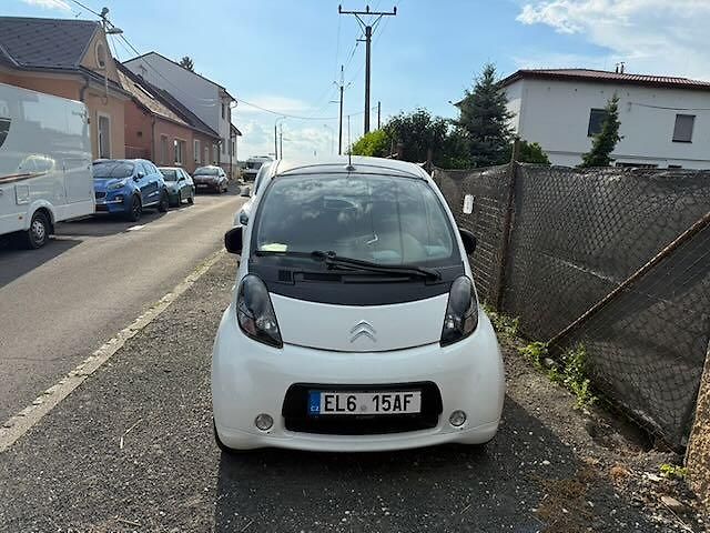 Citroën C-Zero (2011) NEPOJÍZDNÉ! Ideální na díly. - fotka 1 z 7