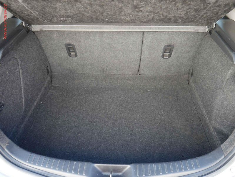 Mazda 3 (2012) 1.6 16V, AC, park.asist - fotka 7 z 22