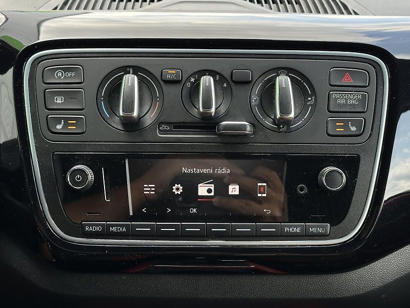 Škoda Citigo 1.0MPi Monte Carlo Automat ASG - fotka 21 z 36