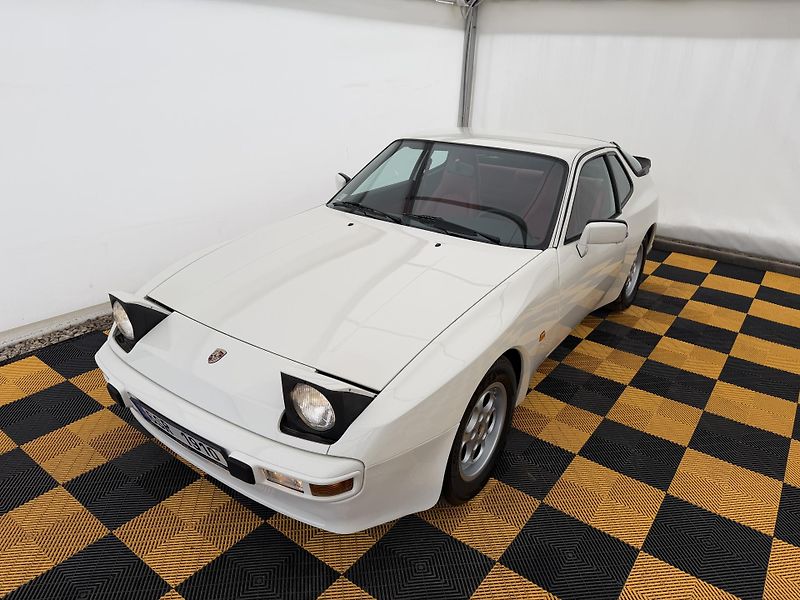 Porsche 944 - fotografie inzerátu