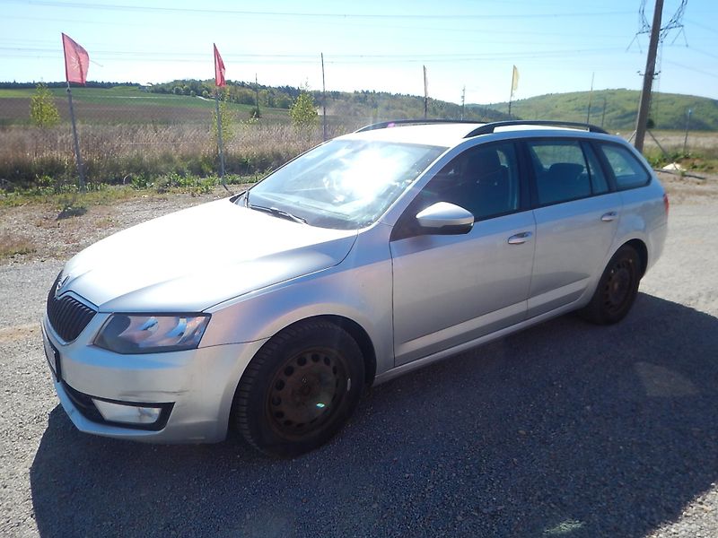 Škoda Octavia III 1.6 TDi 81 kw tažné - fotka 7 z 14