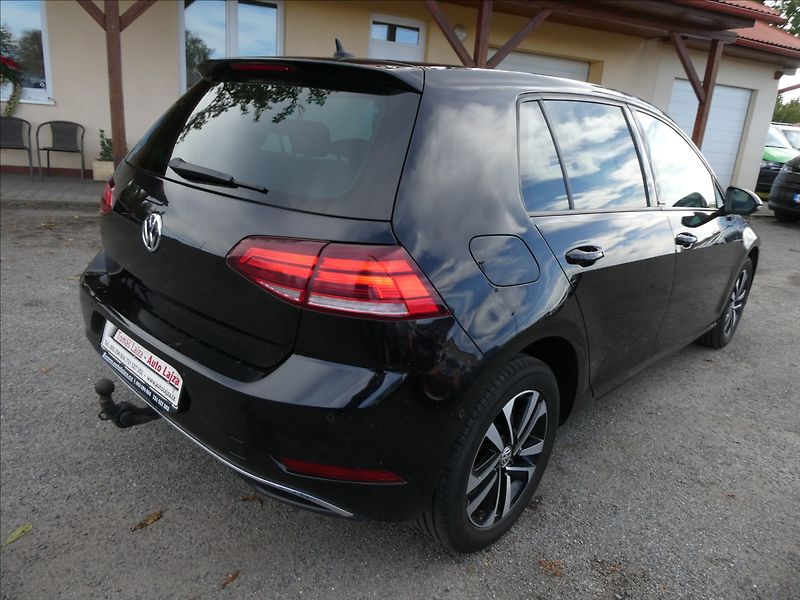 Volkswagen Golf 1,6 TDi 85kW IQ.Drive,1.maj,TZ - fotka 10 z 47