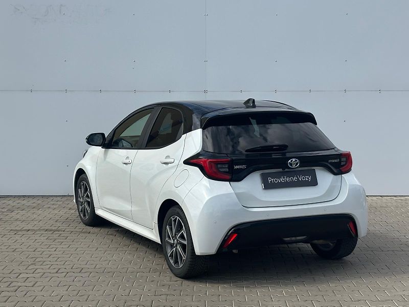 Toyota Yaris 1.5 HSD e-CVT Selection Style - fotka 7 z 28