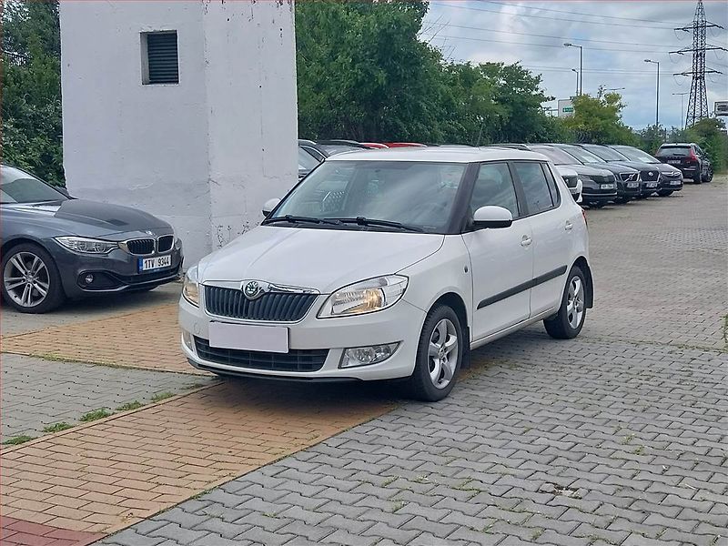 Škoda Fabia (2012) Ambition 1.2 12V, Serv.kniha - fotka 2 z 15