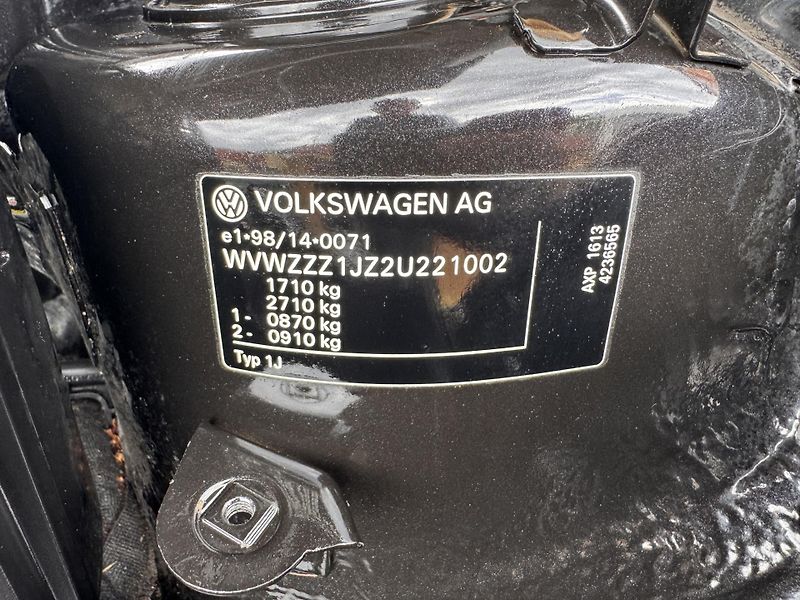Volkswagen Golf IV 1.4i 55Kw Special - Tažný - fotka 15 z 15
