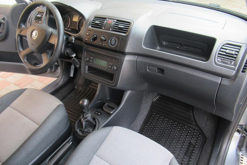 Škoda Fabia 1.2 TSi KLIMA TAŽNÉ - fotka 11 z 29