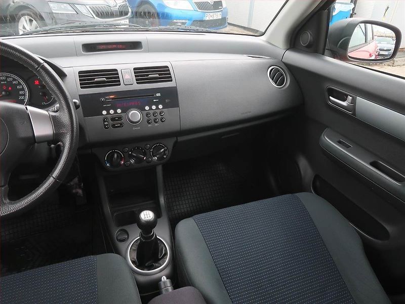 Suzuki Swift (2009) 1.3, po STK, jezdí výborně - fotka 8 z 14