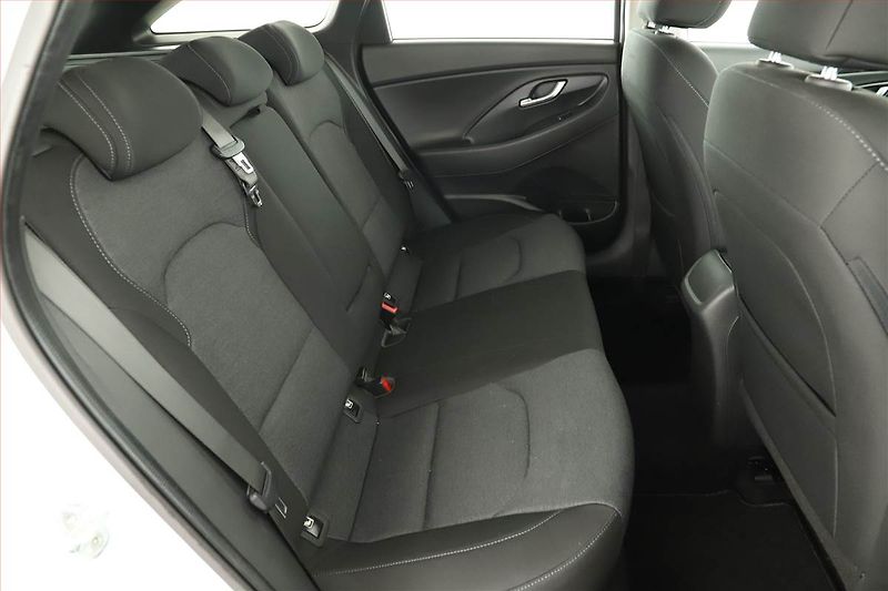 Hyundai i30 (2022) Smart 1.6 CRDi, ČR,1.maj - fotka 7 z 15