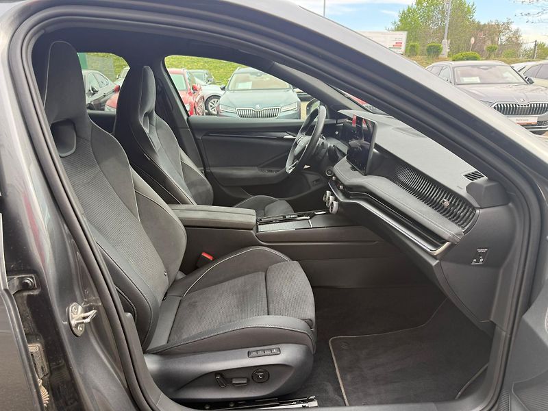 Škoda Superb Sportline 2.0 TDI 110kw DSG Co - fotka 9 z 25
