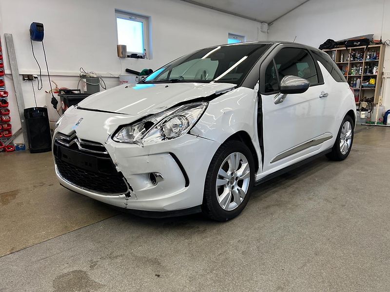 Citroën DS3 1.2 VTI 60kW - fotka 3 z 19