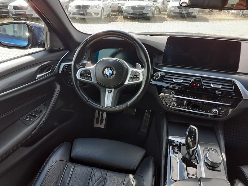 BMW Řada 5 (2023) 540d x Drive 250 Kw  ČR - fotka 8 z 46