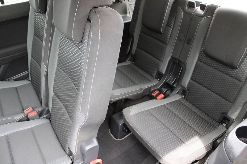 Volkswagen Touran (2023) 1.5 TSI DSG 7 míst Tažné LED - fotka 28 z 35