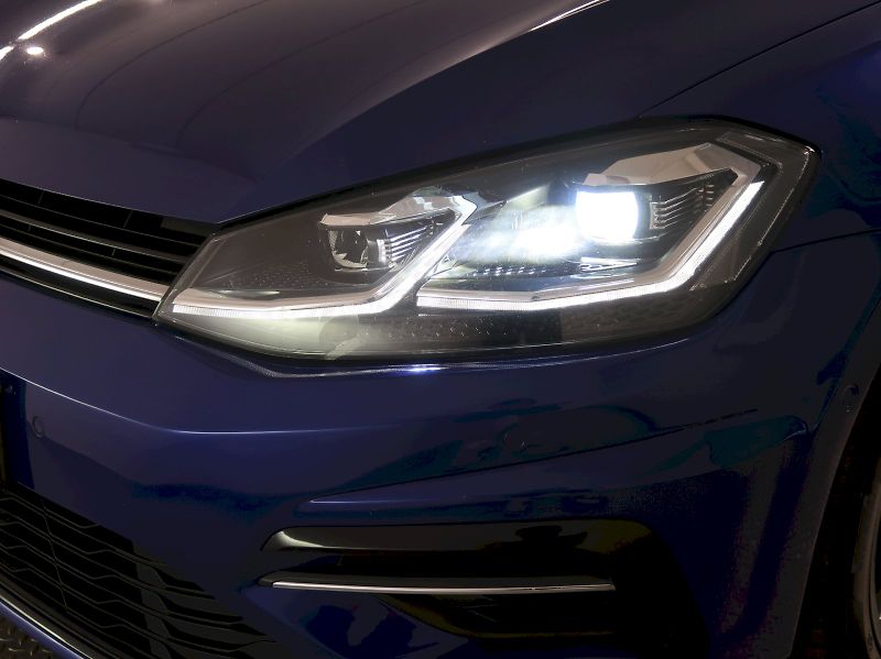 Volkswagen Golf (2018) R-LINE 1.6TDI 85KW LED ACC PAN - fotka 36 z 40