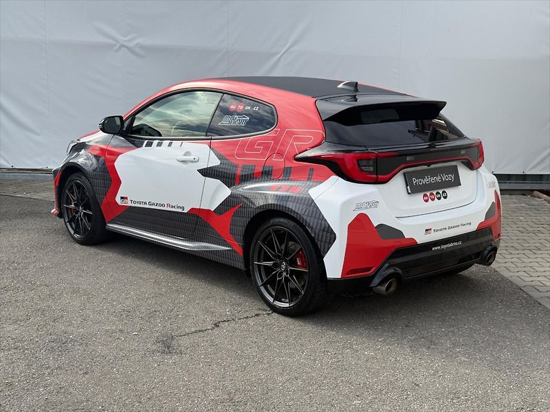 Toyota GR Yaris 1,6 Dynamic + VIP - fotka 6 z 19