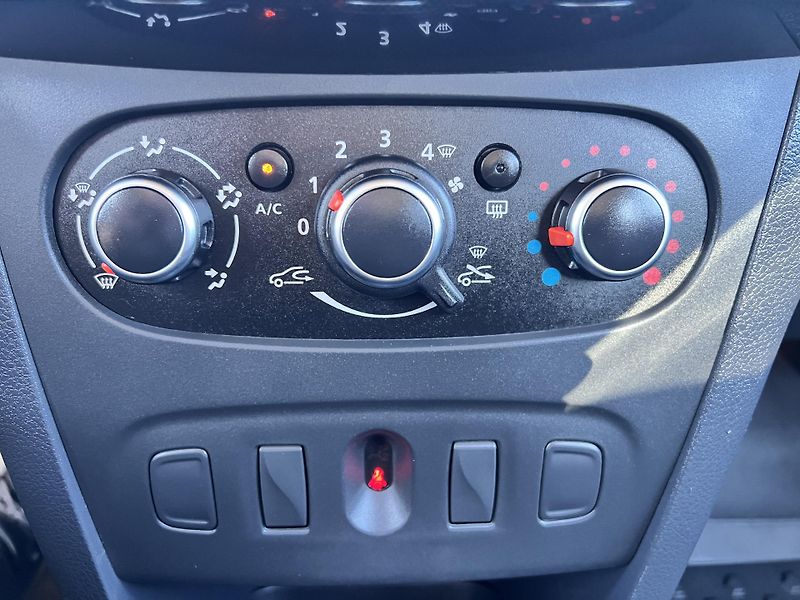 Dacia Sandero 1.0SCe KAMERA PŮVOD ČR 1.MAJ. - fotka 20 z 42
