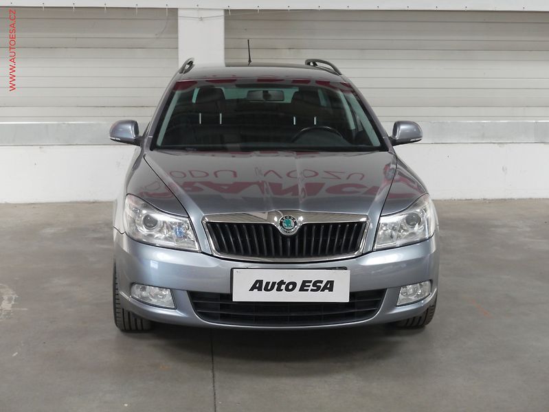 Škoda Octavia (2012) 2.0 TDi, 2.maj,ČR, Klima - fotka 2 z 20