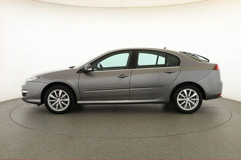 Renault Laguna (2012) 2.0 dCi, Navi, Xenony - fotka 3 z 15
