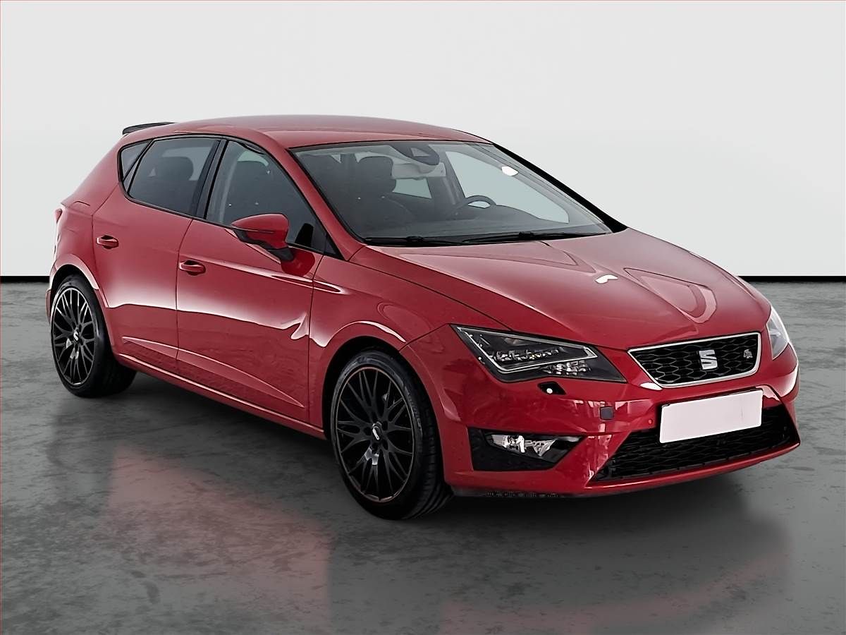 Volkswagen Golf R-Line 2.0 TDI, ČR,1.maj