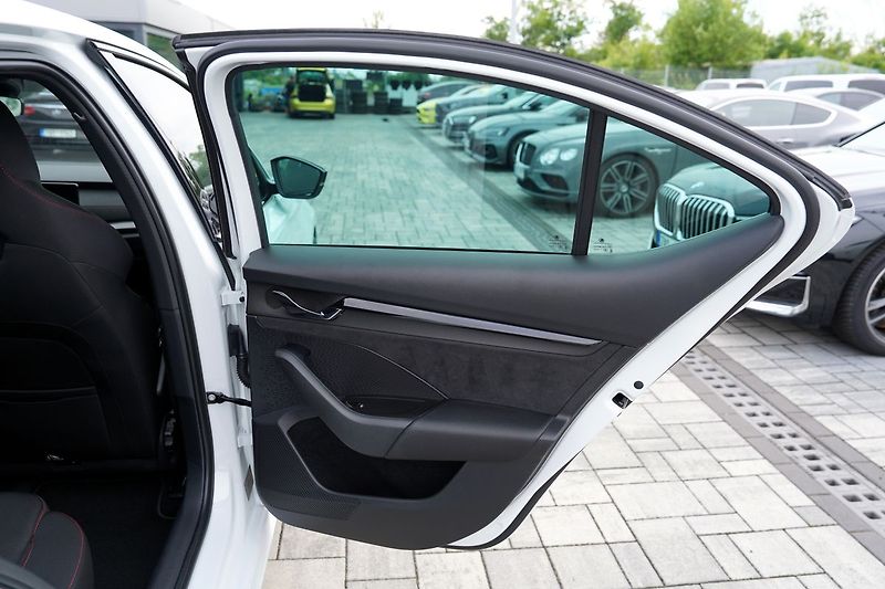 Škoda Octavia RS 2.0 TDI 4x4/147kW/DSG/ČR - fotka 21 z 45