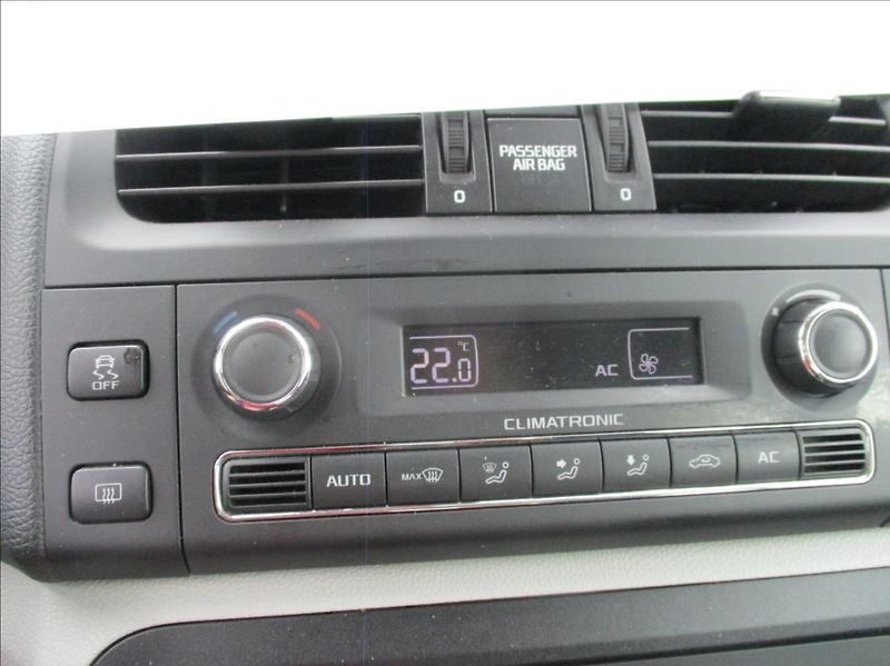 Škoda Fabia 1,2 TSI, digiklima,serviska, - fotka 11 z 30