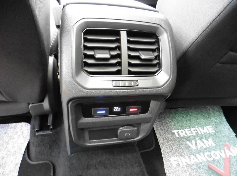 Volkswagen Tiguan 1.4 TSi Highline 4Motion Navi - fotka 13 z 16