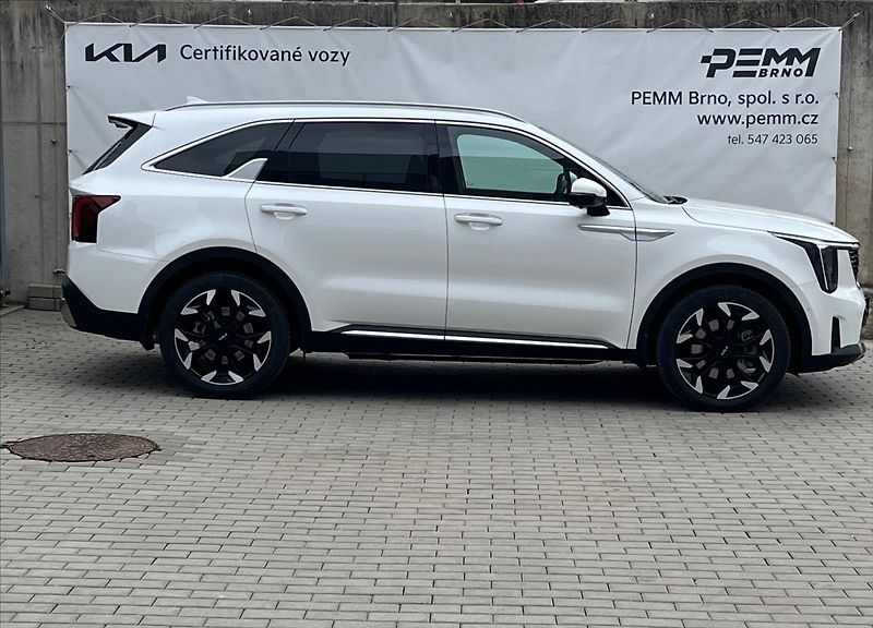 Kia Sorento 2,2 5P CRDi SCR 4x4 8DCT TOP - fotka 3 z 8