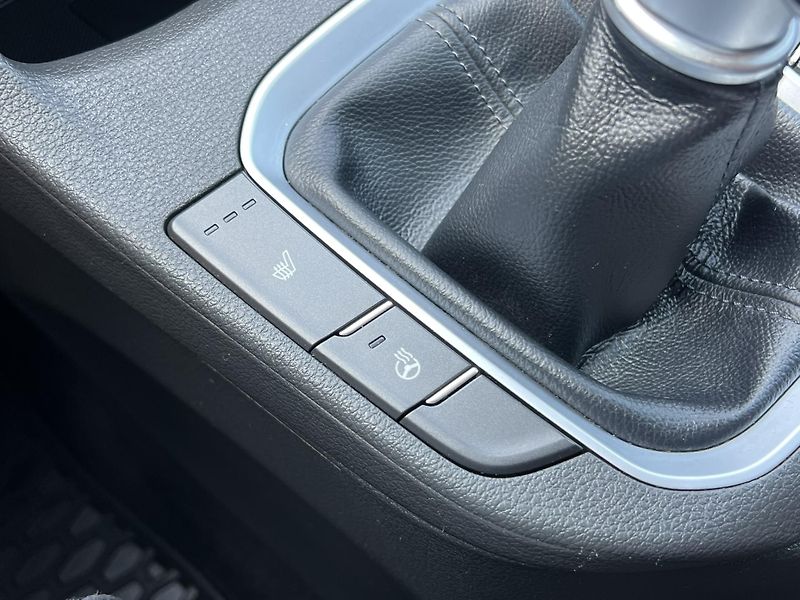 Hyundai i30 (2022) 1.6CRDi 85kW SMART 1.MAJITEL  - fotka 16 z 21