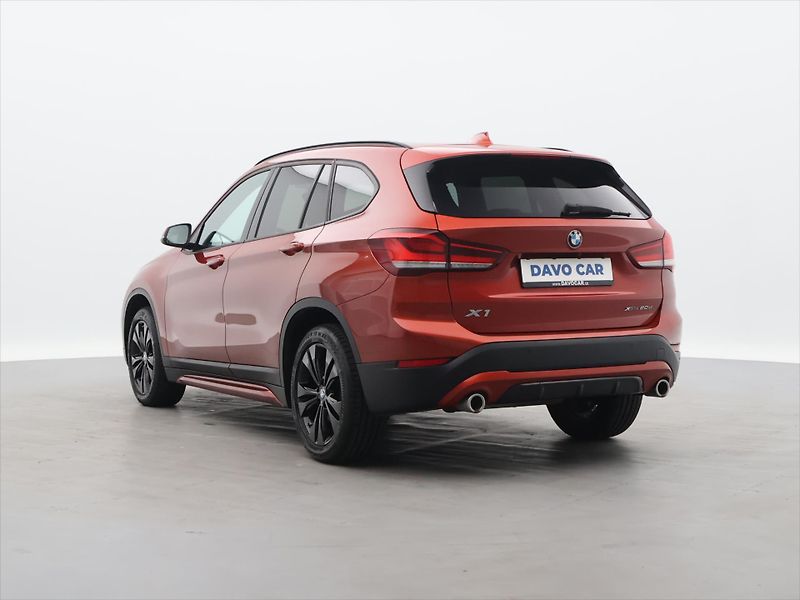 BMW X1 2,0 20d 140kW xD Aut. CZ DPH - fotka 5 z 34