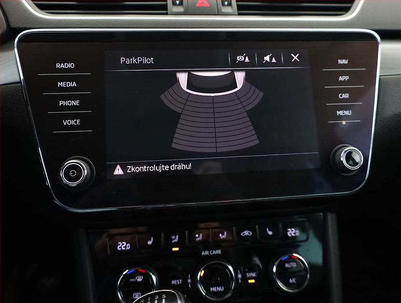 Škoda Superb (2017) Style 2.0 TDI 4x4, 4X4, Kůže - fotka 14 z 17