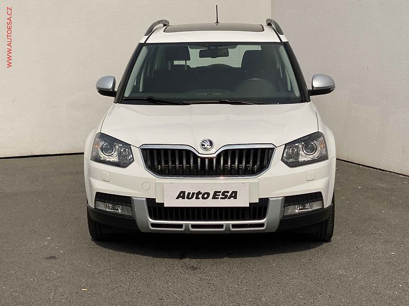 Škoda Yeti (2014) 1.6 TDi, Elegance, DSG - fotka 2 z 17