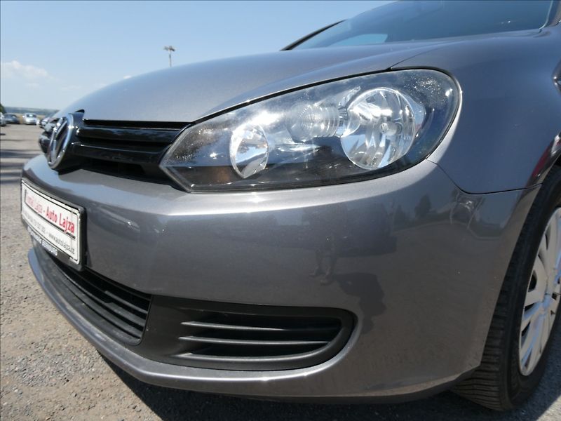 Volkswagen Golf 1,6 MPi 75kW DSG klima - fotka 4 z 40