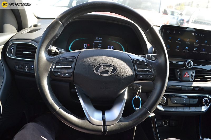 Hyundai i30 WG 1,5I MT SMART FL NAVI - fotka 30 z 45