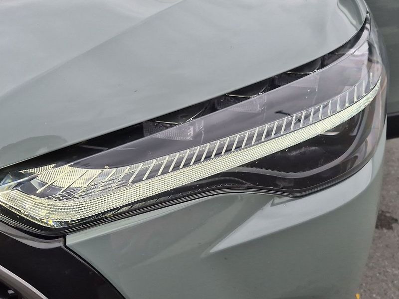 Toyota Corolla Cross Style Tech 1,8 HEV e-CVT - fotka 26 z 26