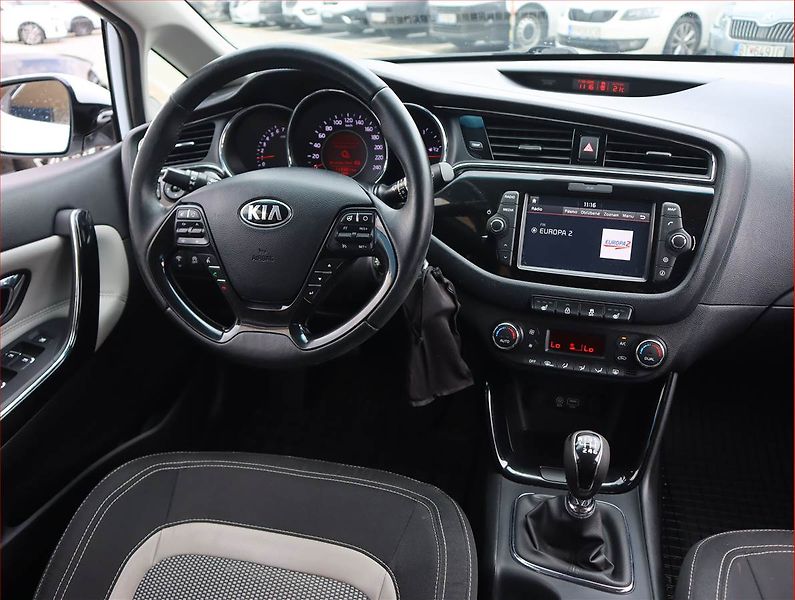 Kia Ceed (2018) 1.4 MPI, Serv.kniha, Navi - fotka 7 z 19