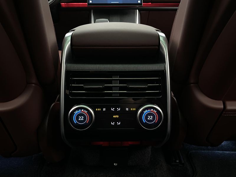 Land Rover Range Rover P550e AUTOBIOGRAPHY REZERVACE - fotka 78 z 83
