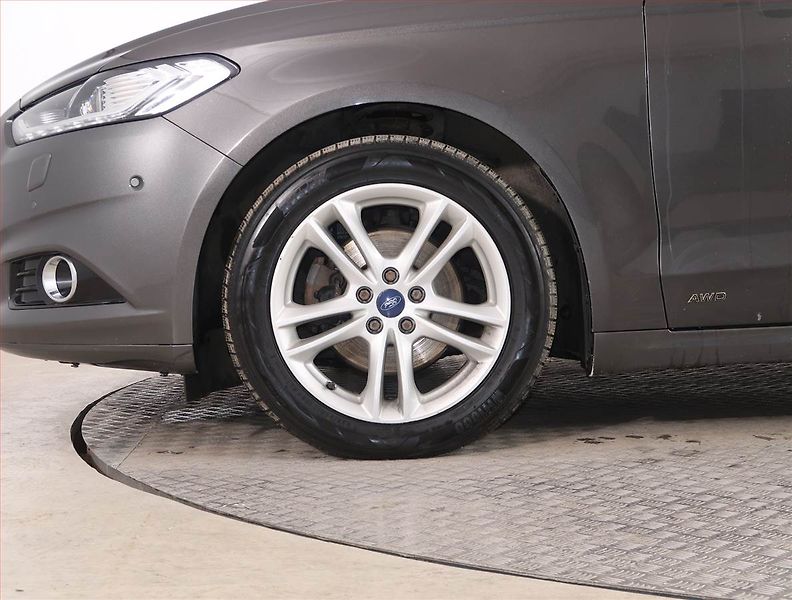 Ford Mondeo (2018) 2.0 TDCI, 4X4, Navi, Tempomat - fotka 15 z 20