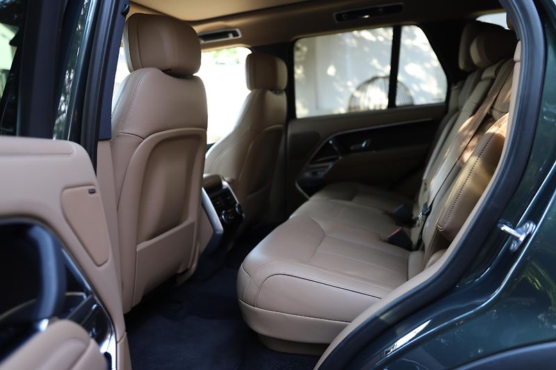 Land Rover Range Rover (2023) 3.0D mHEV D250 HSE AWD AT - fotka 35 z 42
