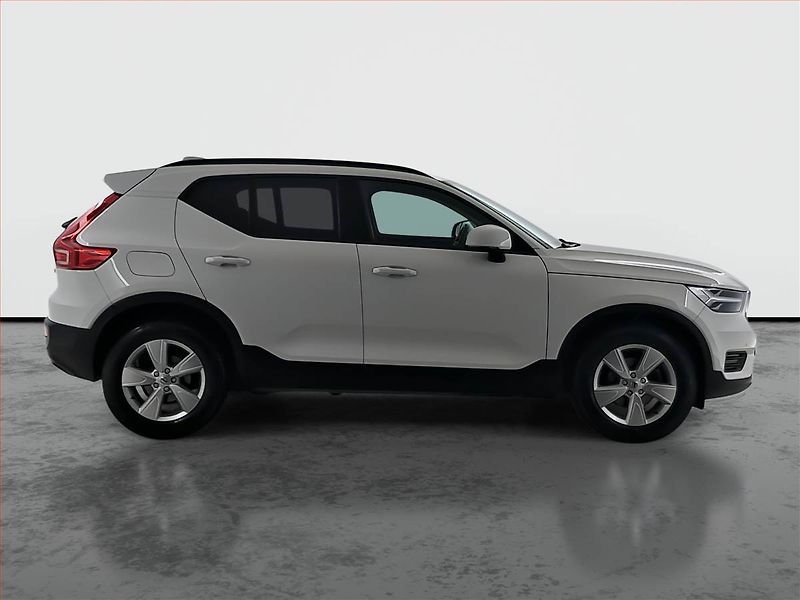 Volvo XC40 (2022) T2 - fotka 6 z 22