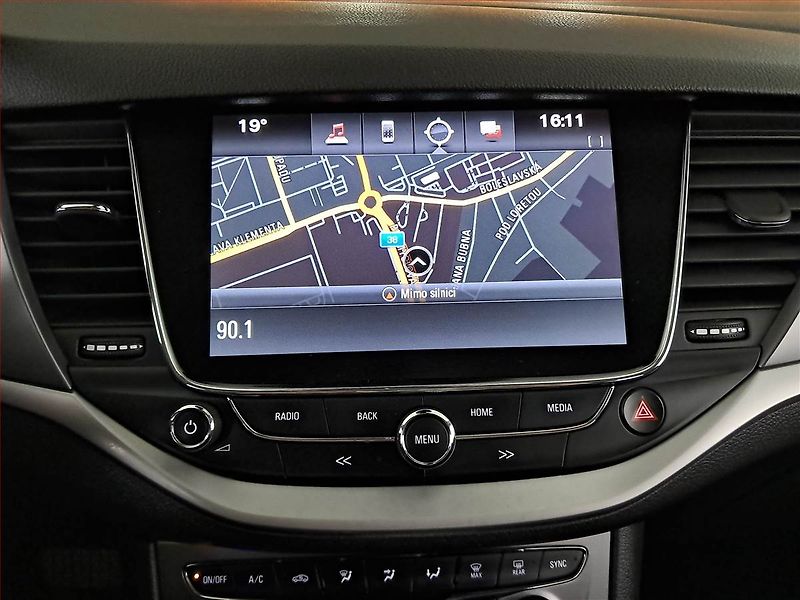 Opel Astra (2019) 1.6 CDTI, Automat, Navi - fotka 12 z 17