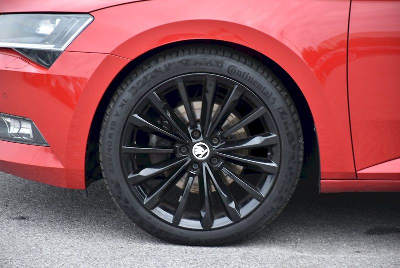 Škoda Superb (2019) Style Plus 2.0 TDI 140kW DSG - fotka 34 z 34
