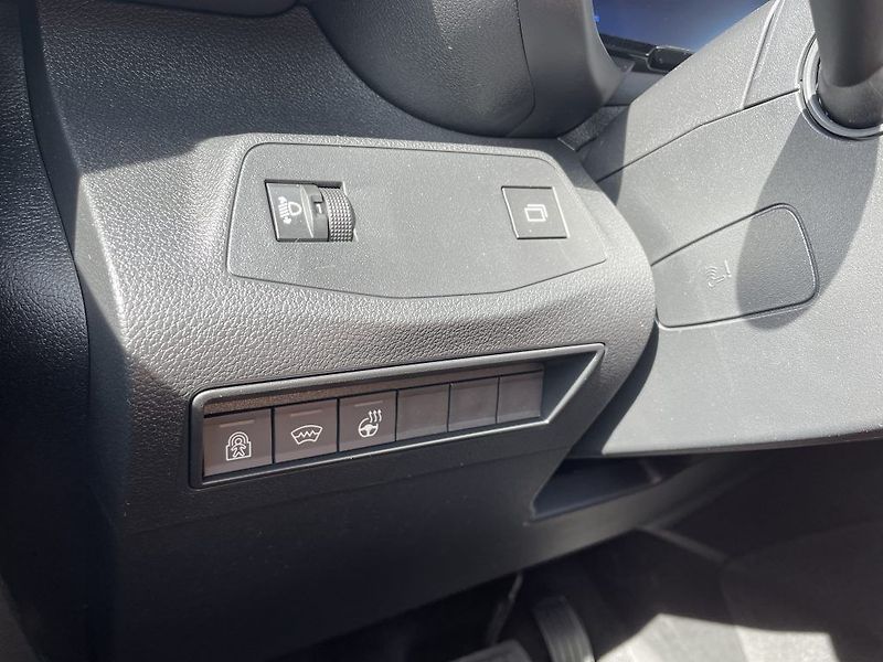 Toyota ProAce City Verso 1.5D 130k VIP 7S ODBĚR 10/2026 - fotka 30 z 33